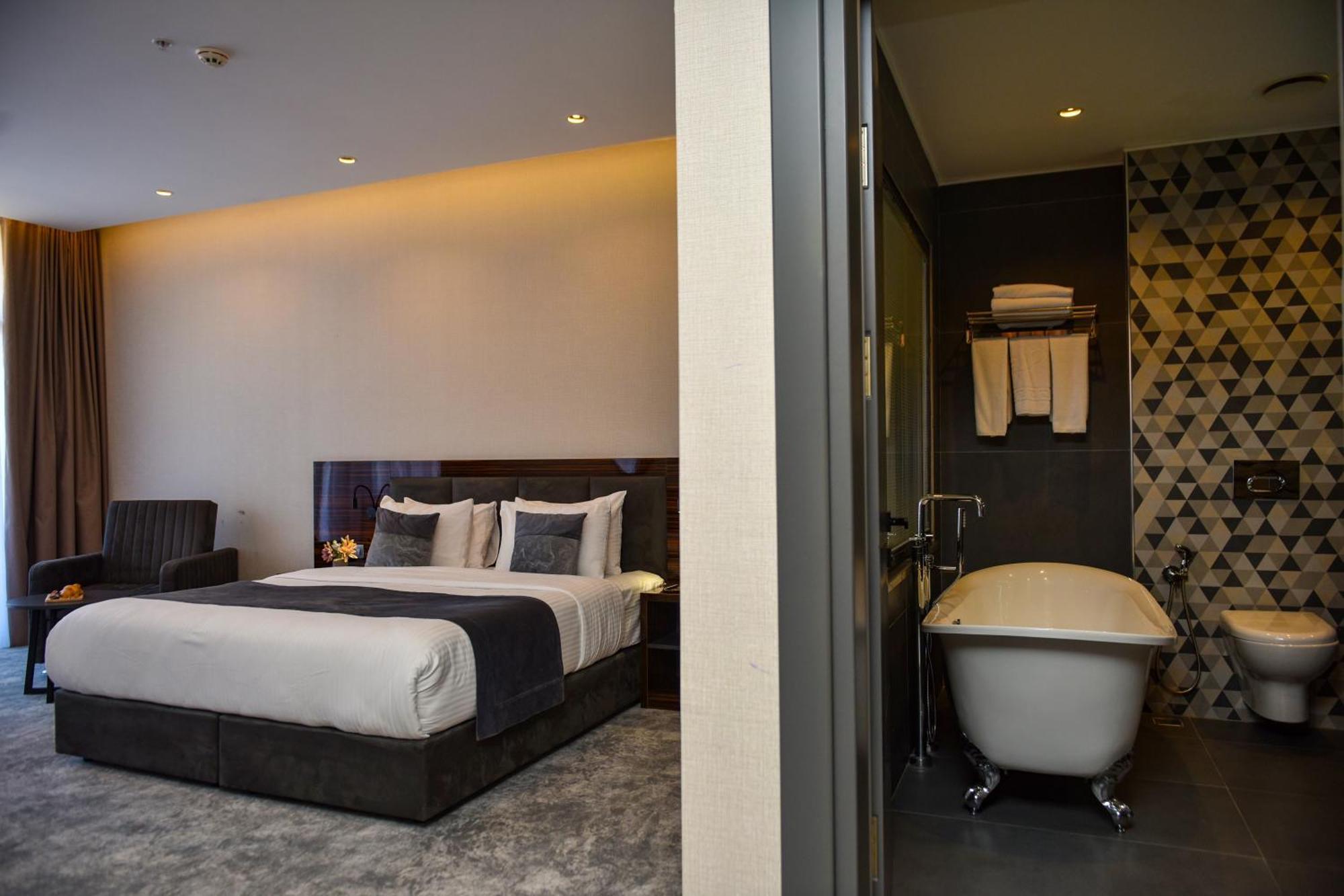 Hotel Monarch Batumi Zewnętrze zdjęcie